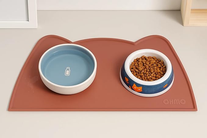 OHMO - Cat Food Mat, Silicone Pet Feeding Mat for Floor Non-Skid Waterproof Dog Water Bowl Tray, Easy to Clean Pet Placemat (Erythrinus, 18 * 9.8'') — image 4